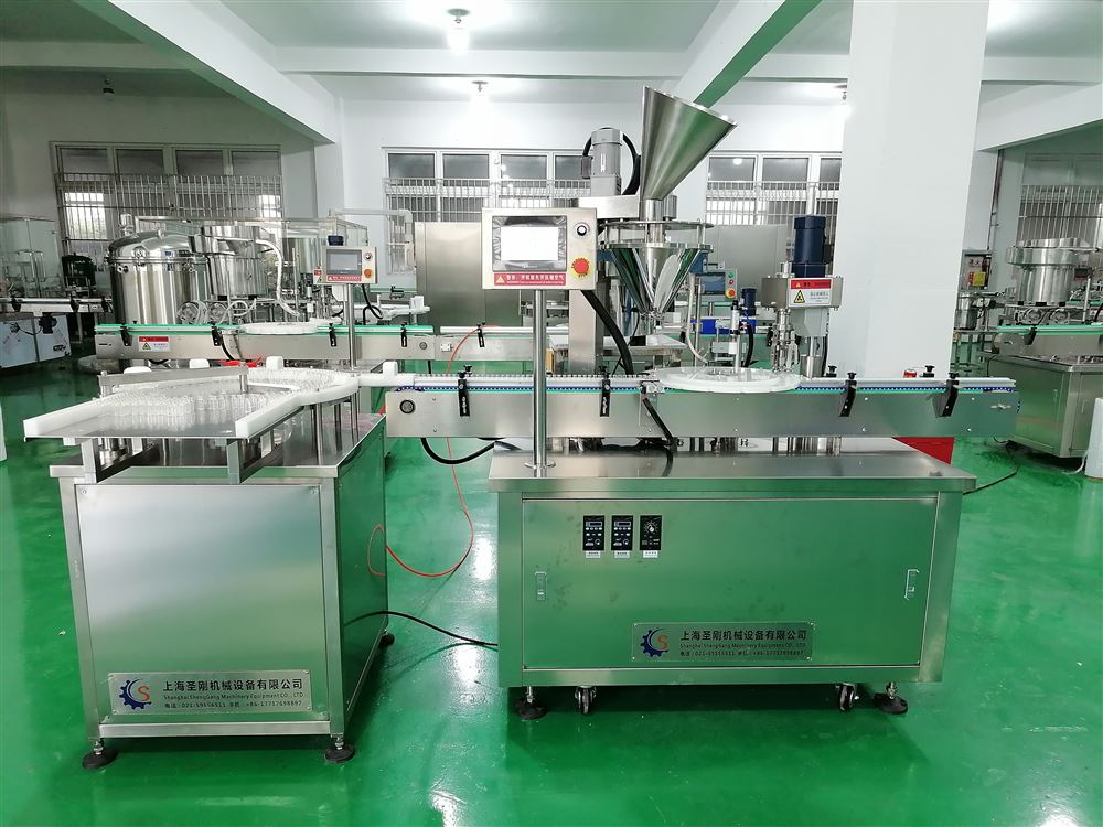 小瓶口1g粉末分兩次灌裝，零撒漏秘訣