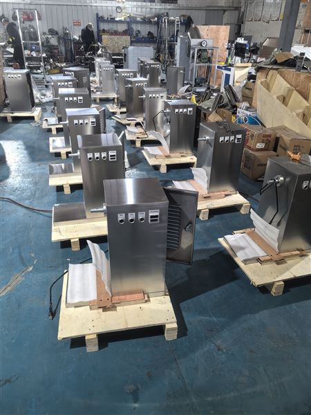 天闔15臺VH10和5臺VH20混合機(jī)出口