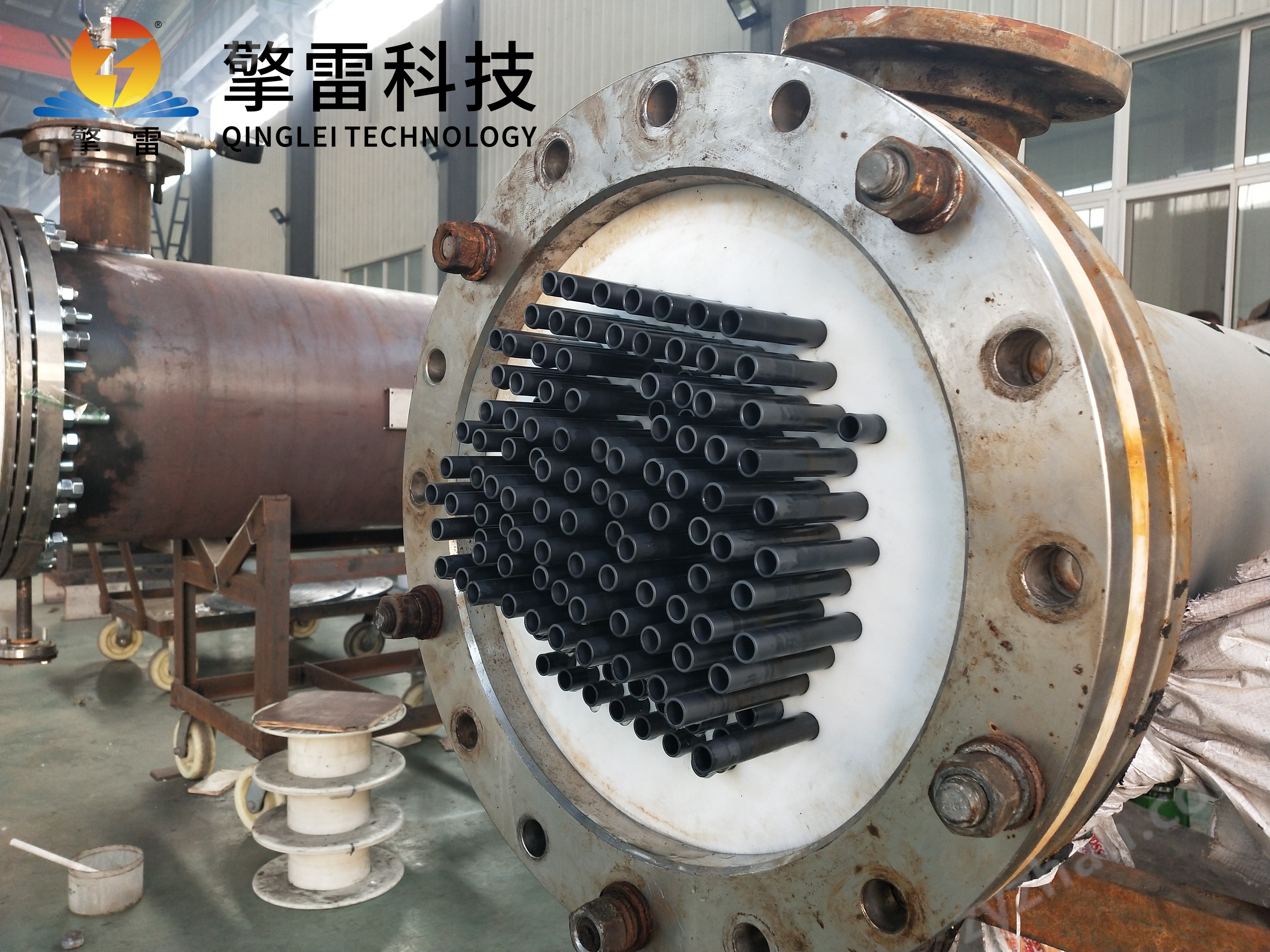 制藥加熱列碳化硅換熱器浮頭結構